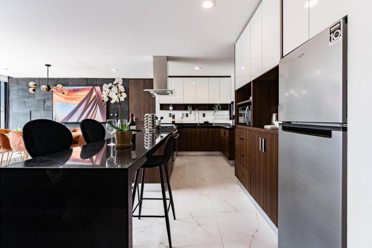 Apartment Urban Elegance With Balcony Views *